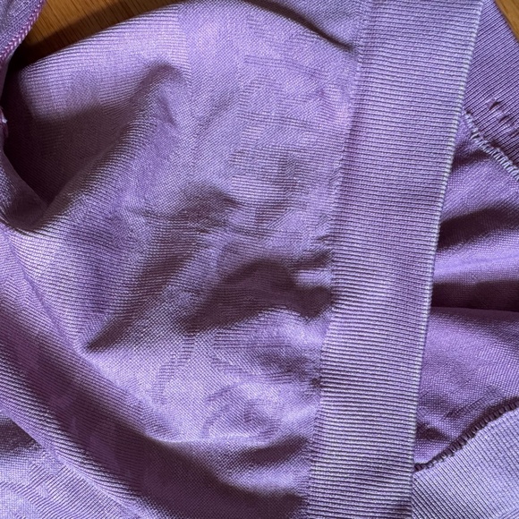 Pink Gymnshark fitted crop top with a boob pump and back design size medium - Picture 7 of 8